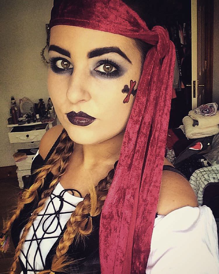 beautiful women in pirate makeup
