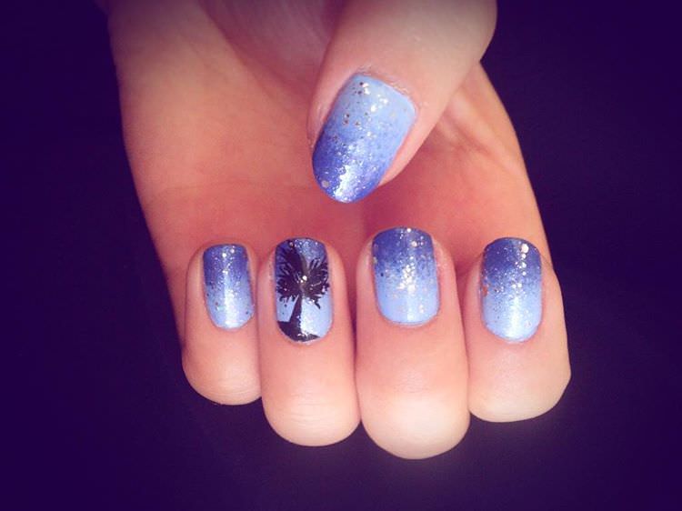 blue shining nails