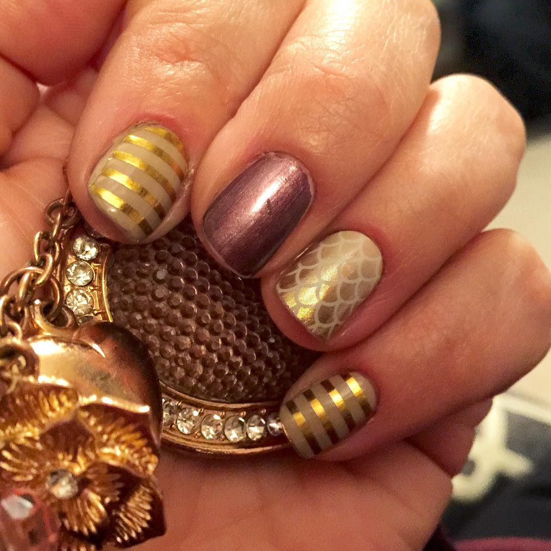 gold striped nails