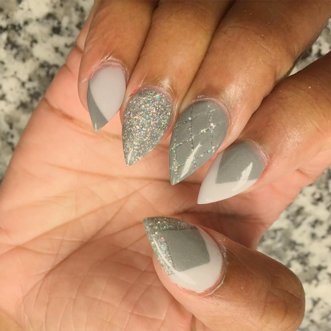 neutral grey glitter nails