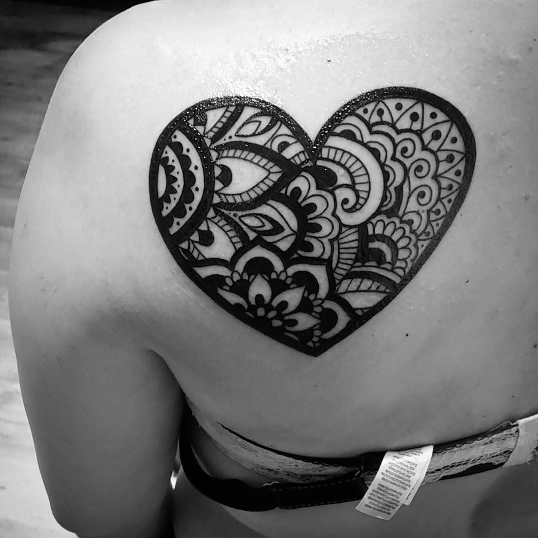 40 Black Heart Traditional Tattoo Smart Ideas