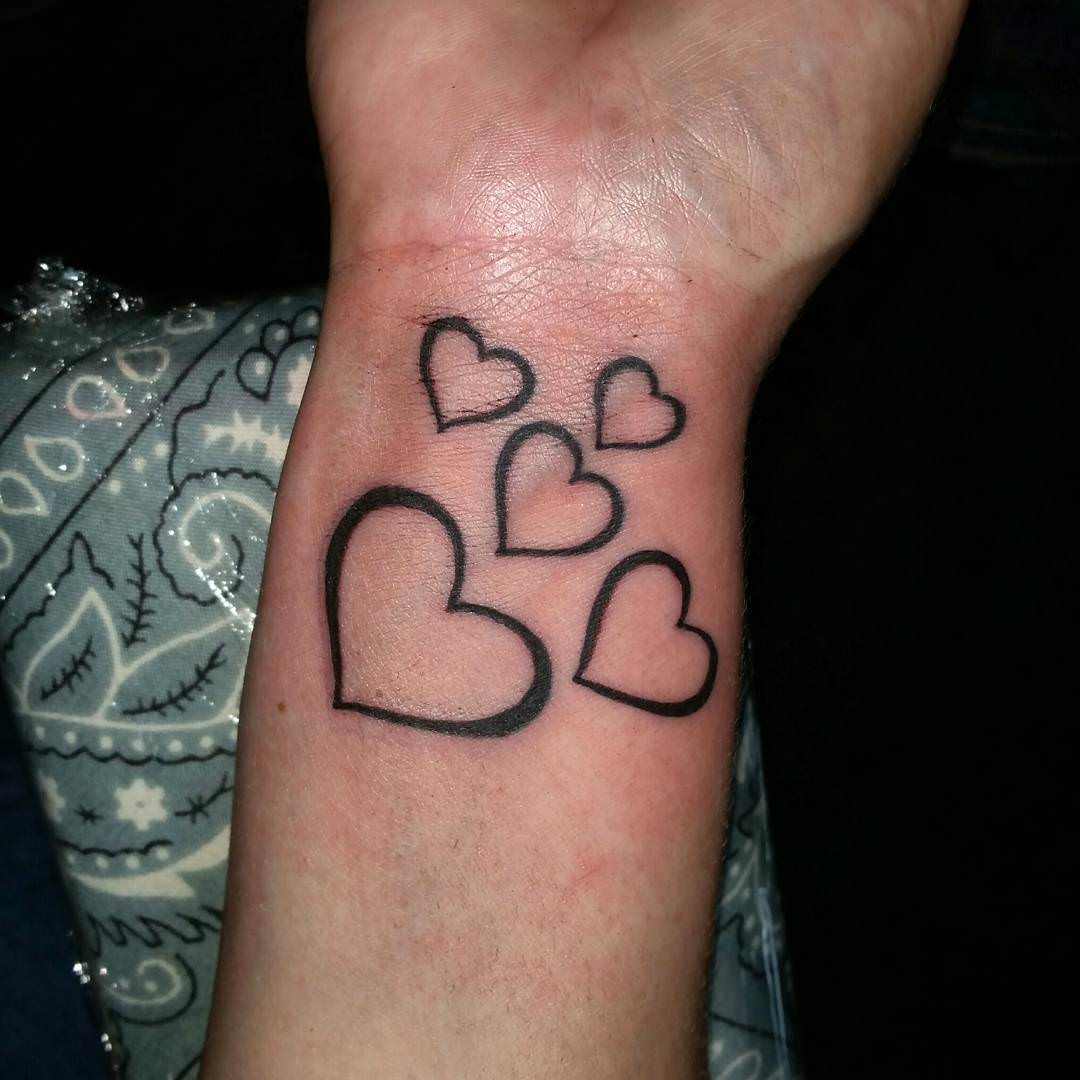 heart tattoo design looking pretty