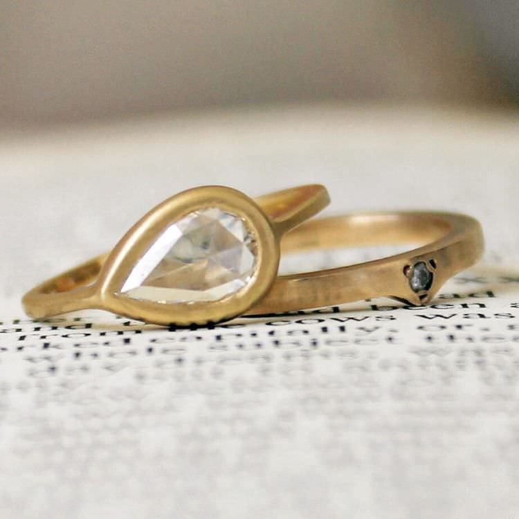 flat gold ring