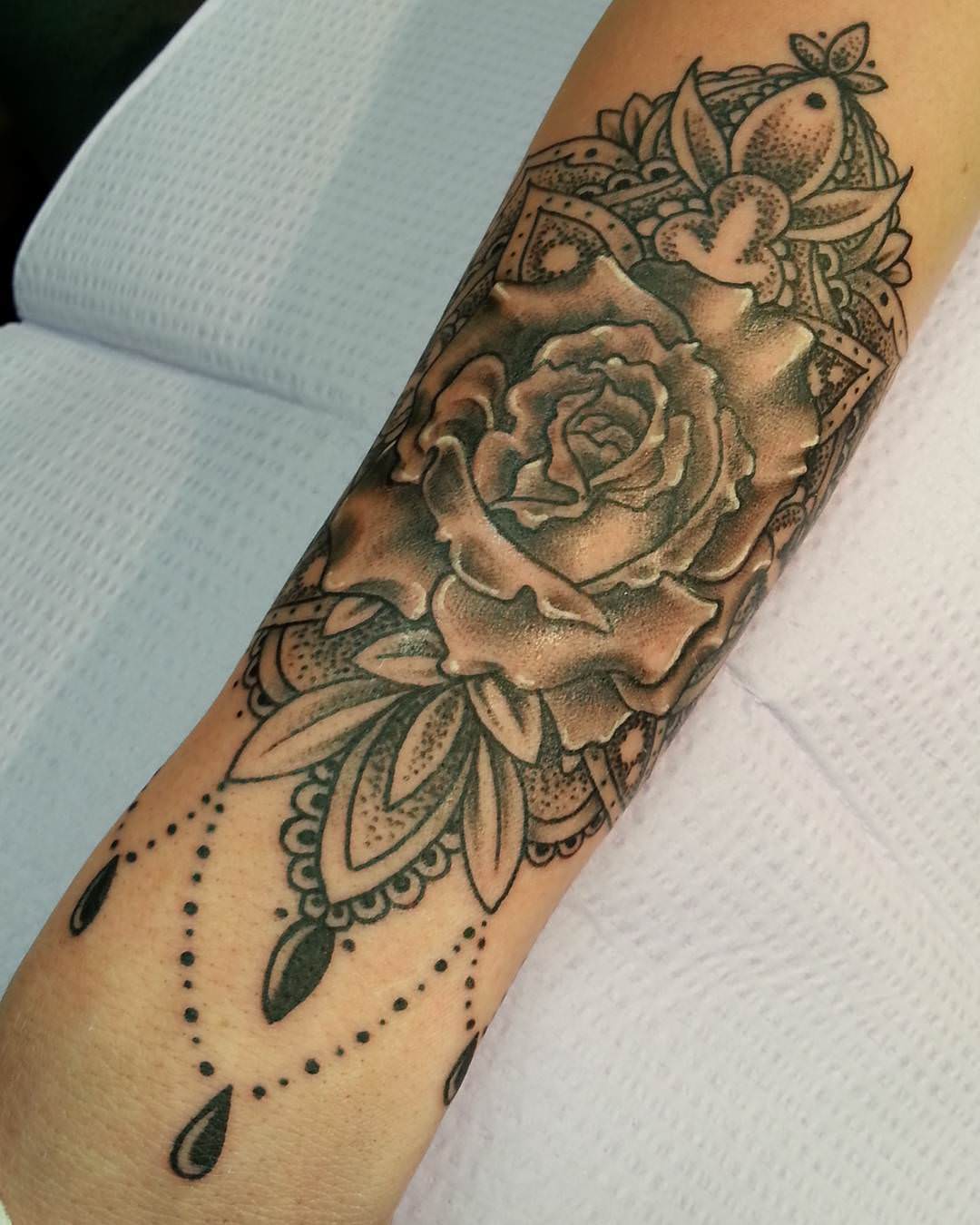amazing rose design tattoo