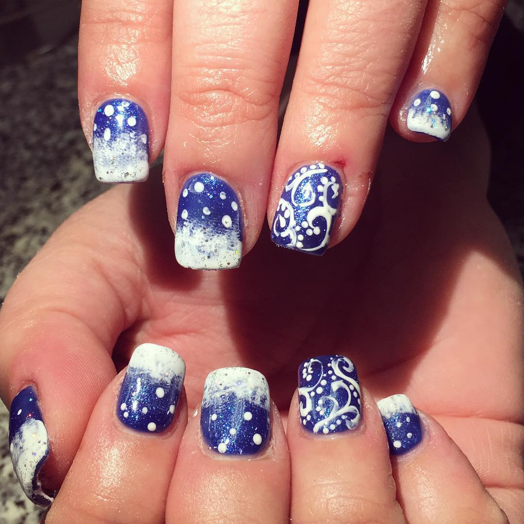 paint design blue and blue nails