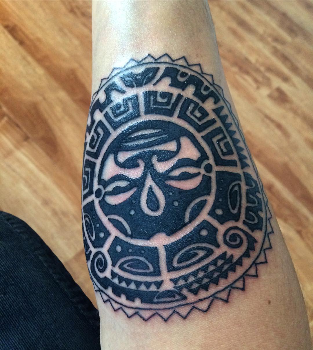 round shaped aztec tattoo design