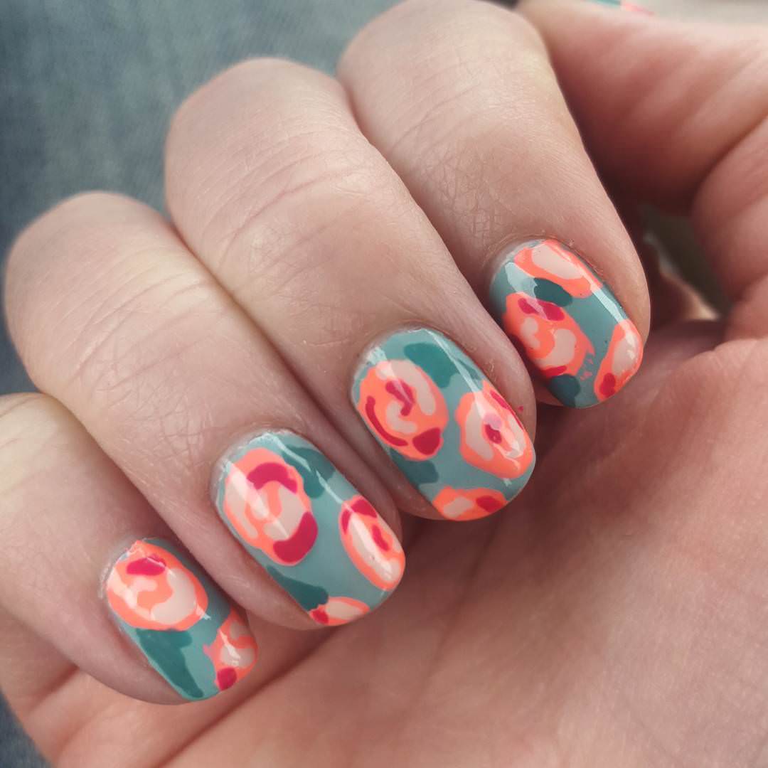 wonderful floral nail design