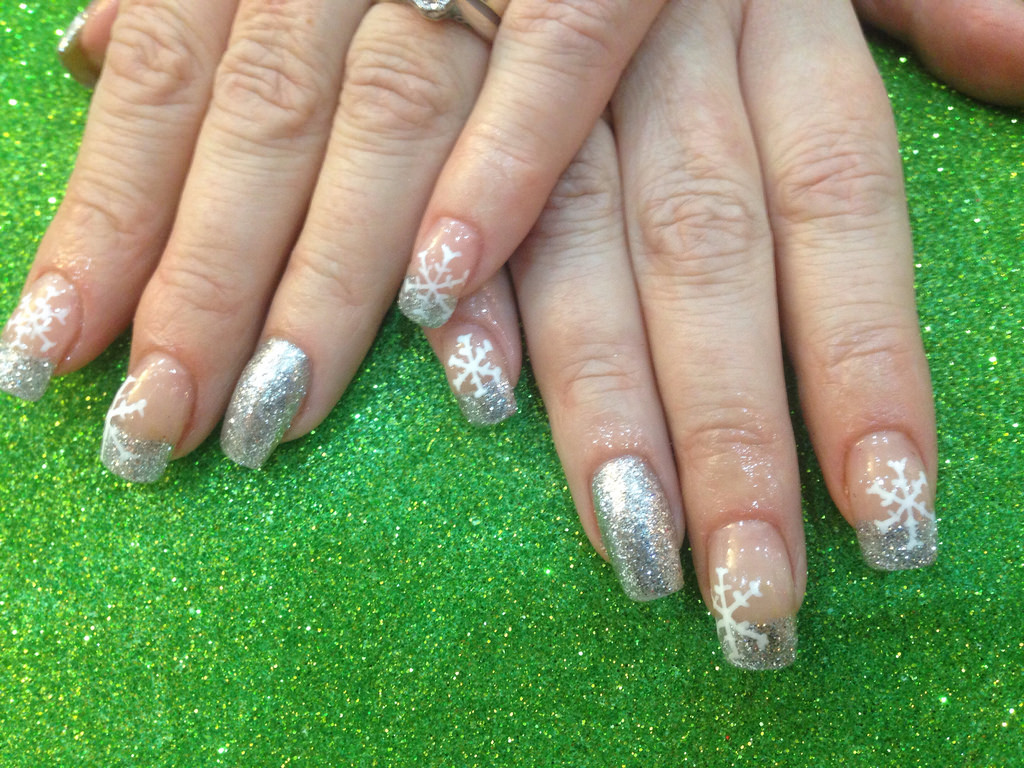 Stunning White and Silver Acrylic Nail Designs - wide 2