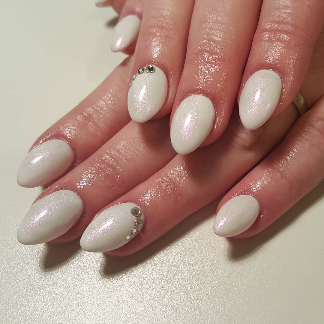 simple white nail art design