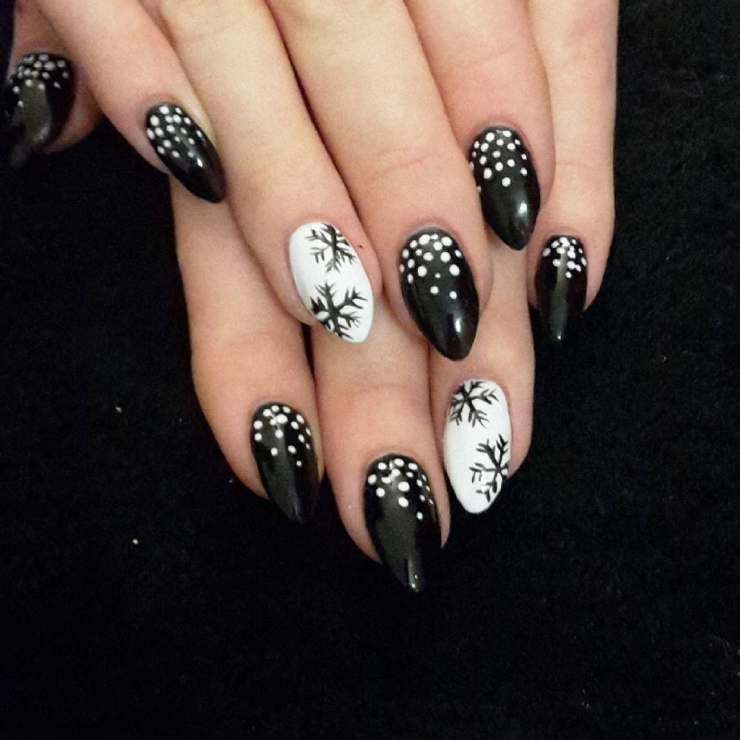 white dots designed nail art idea