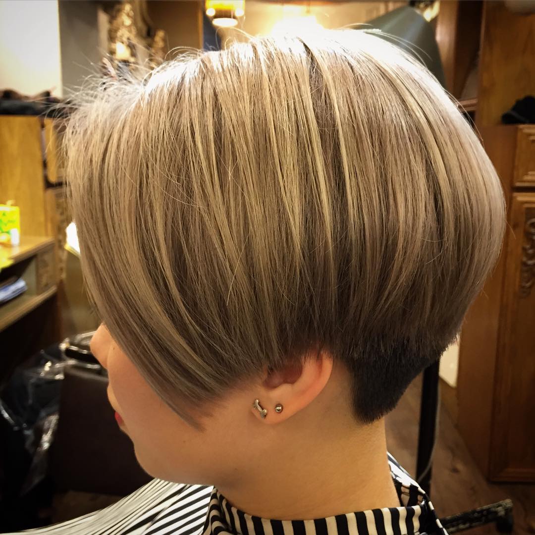 attractive short bob hairstyle for model