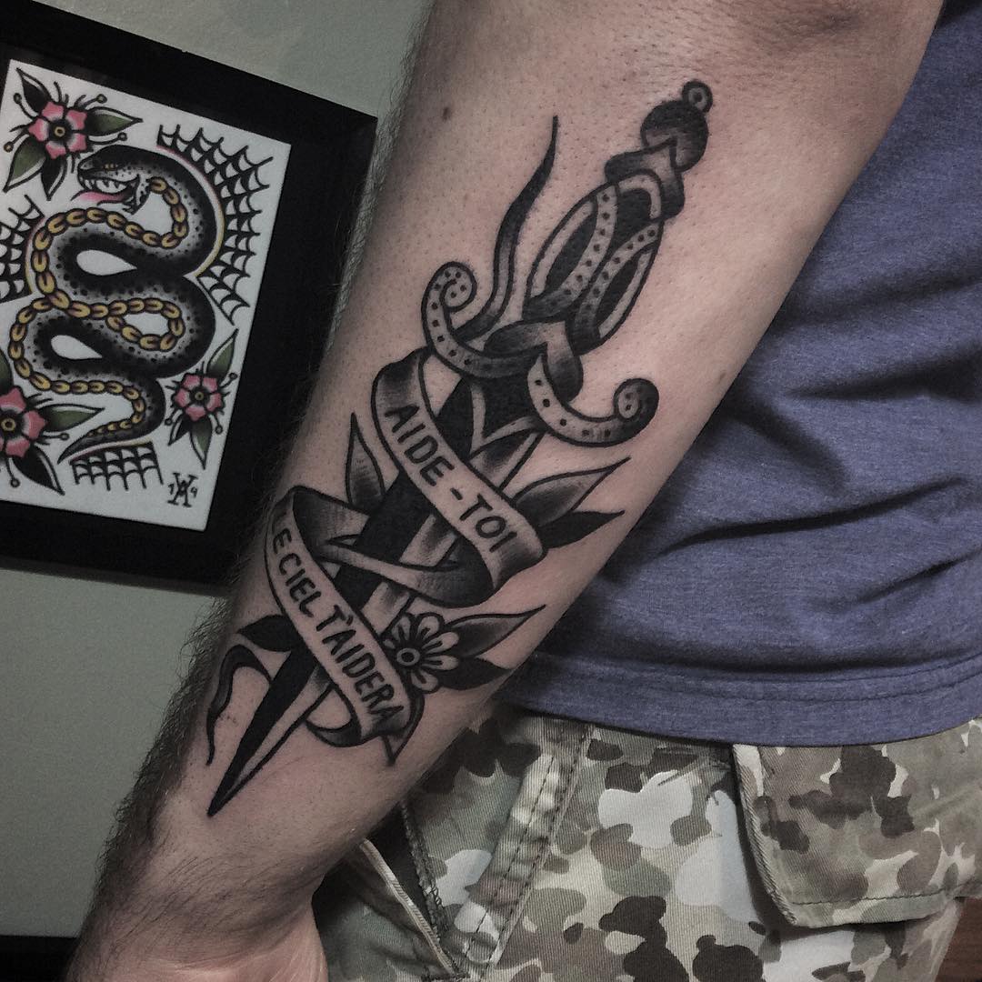 black dagger tattoo design 