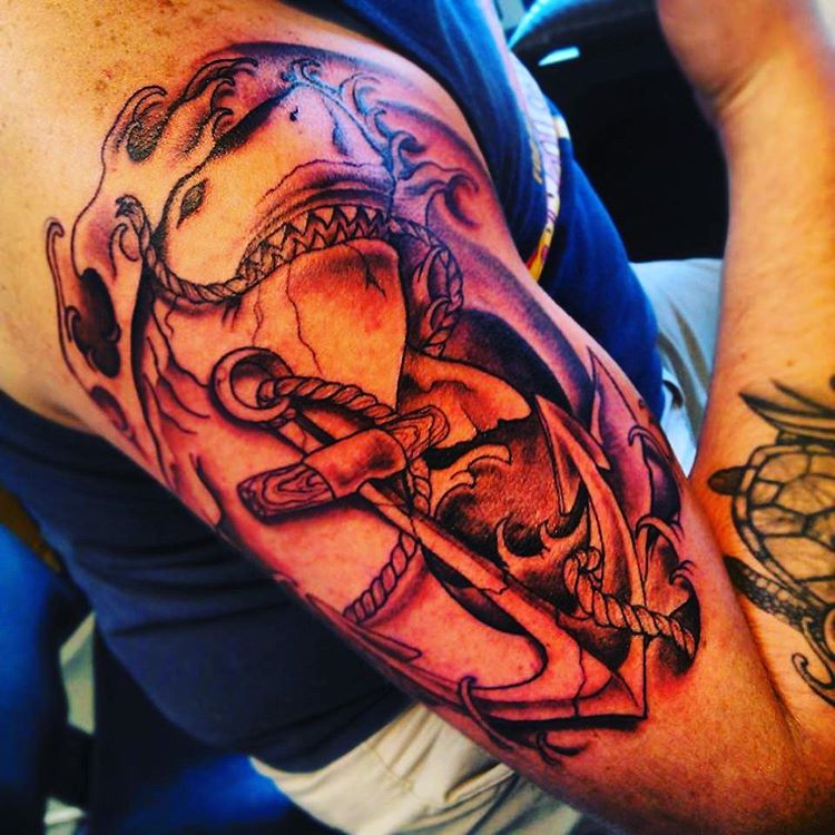 men loves anchor shart tattoo art