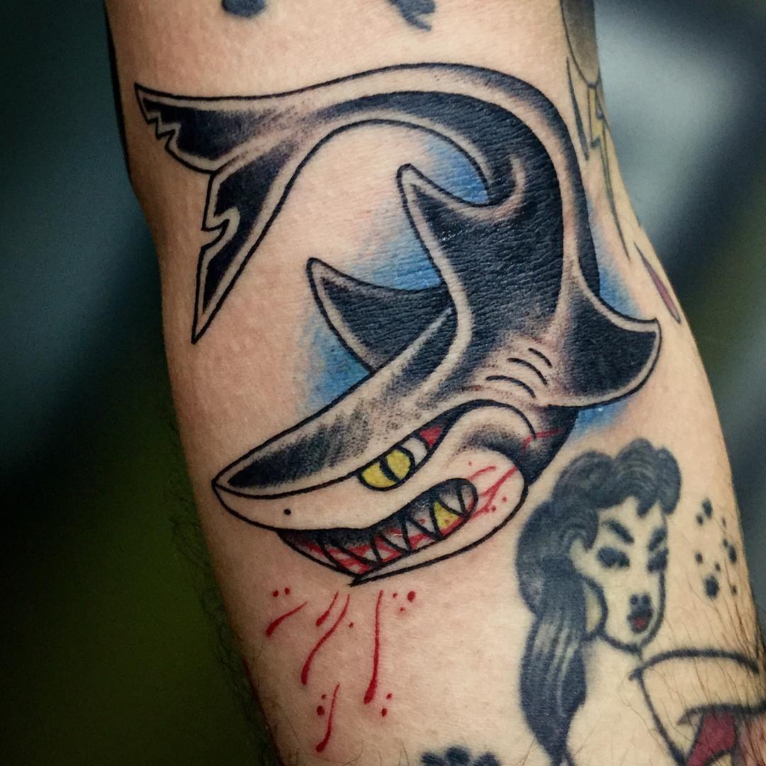 treditional shark tattoo design
