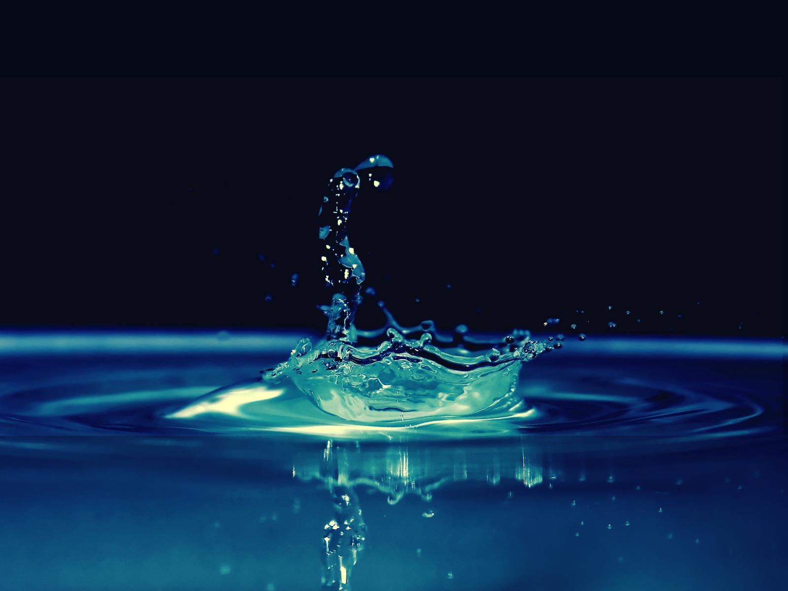 blue water drop background