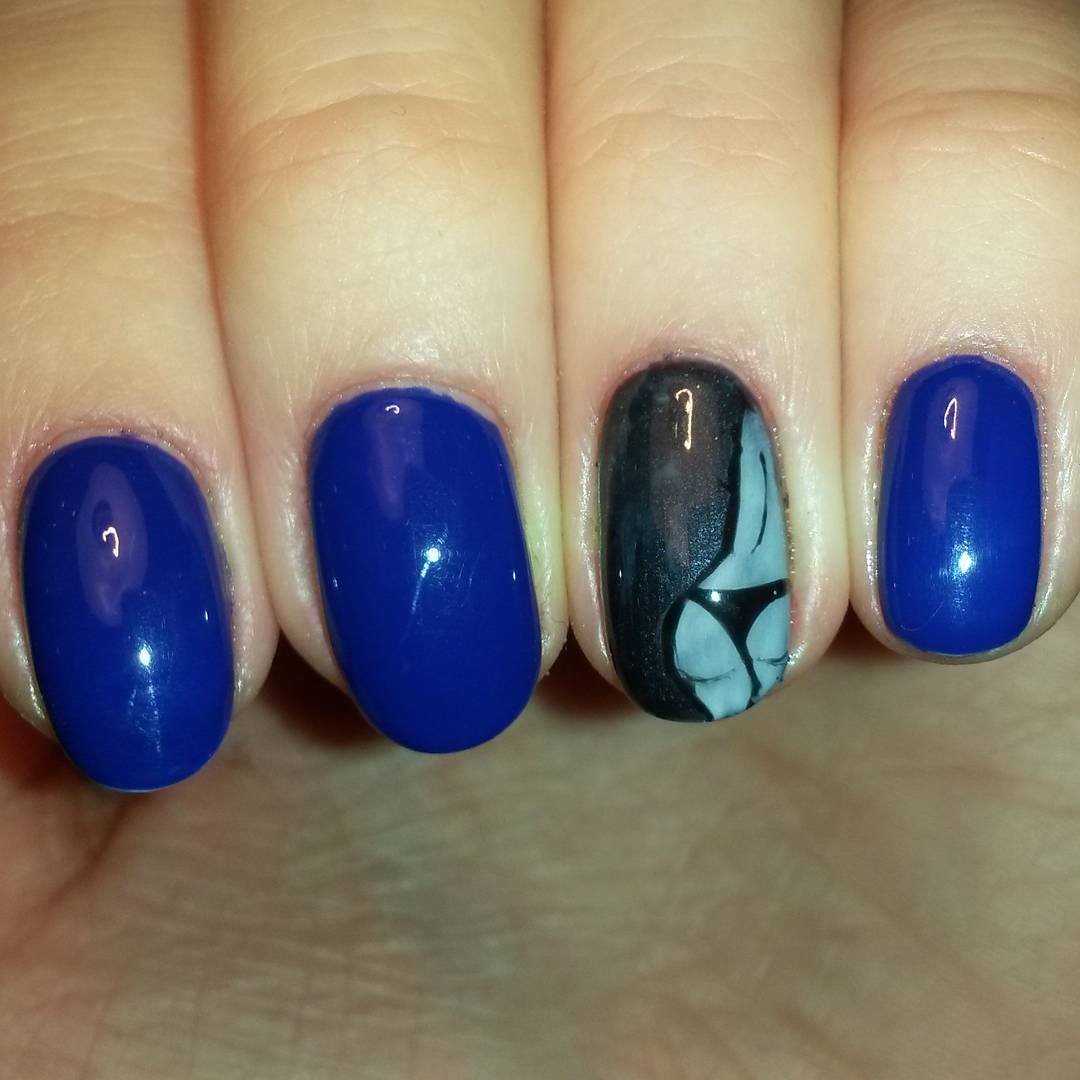 blue and black nail art design1
