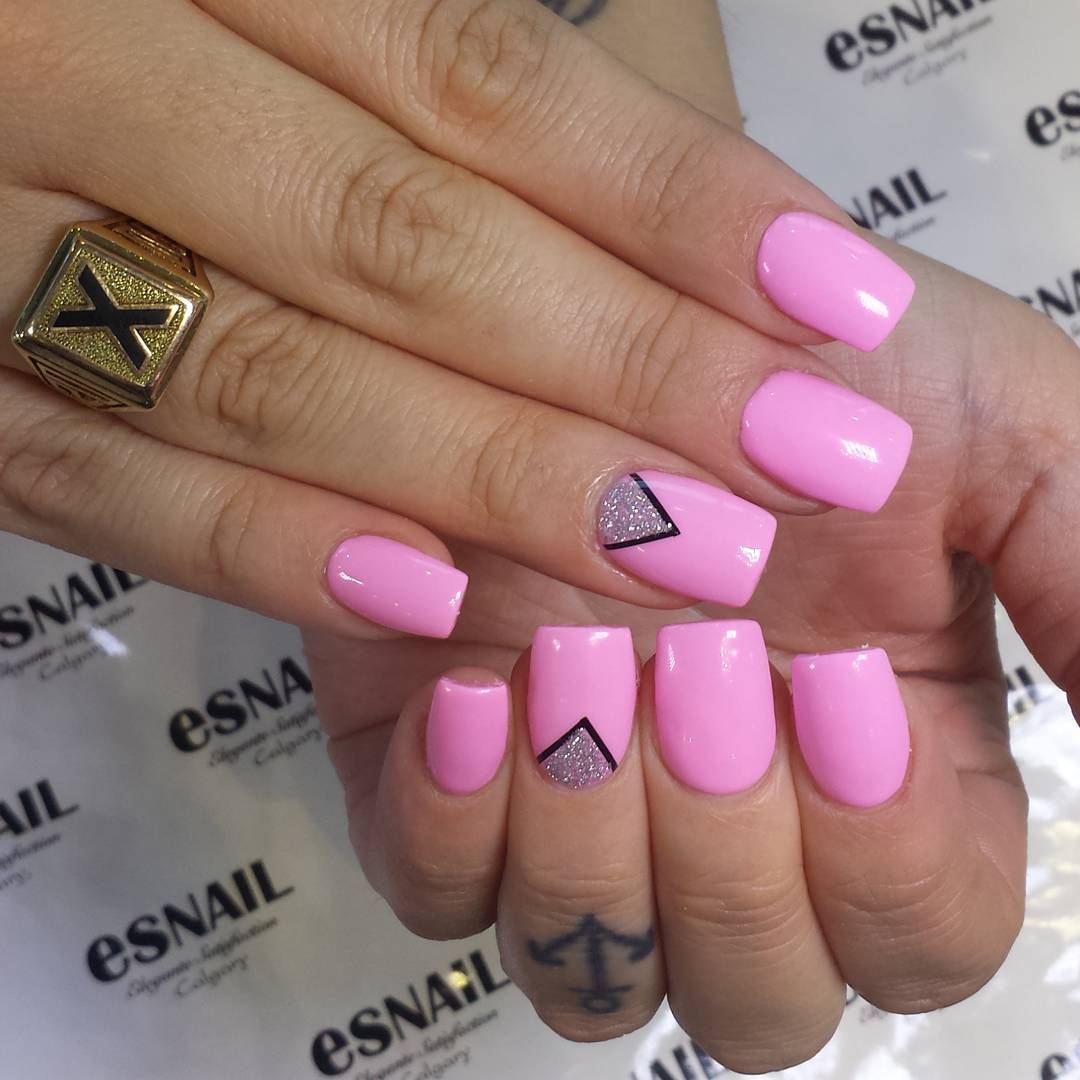 pretty pink design nails