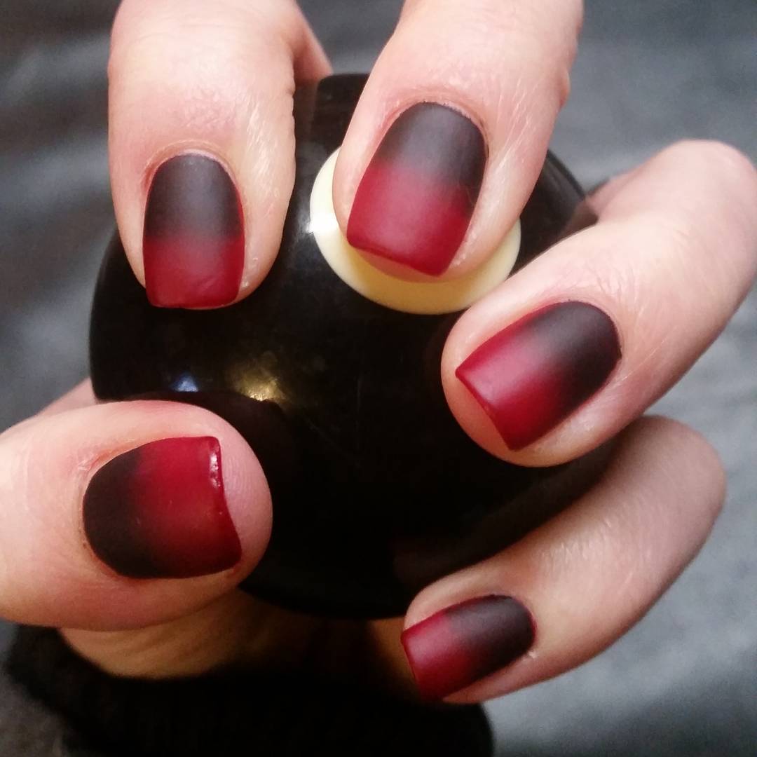 easy red and black nail design
