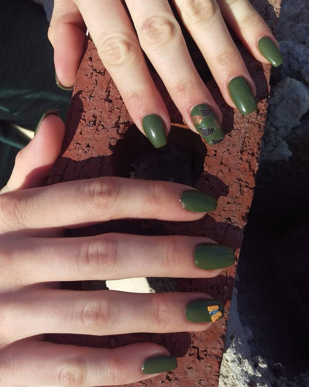 dark green acrylic nail art designs