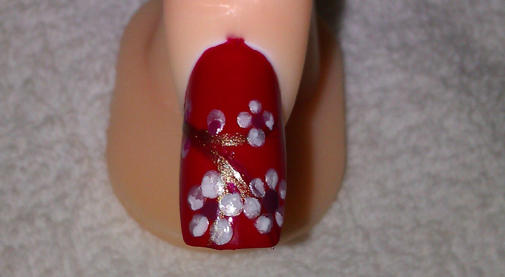 simple red nail design for summer