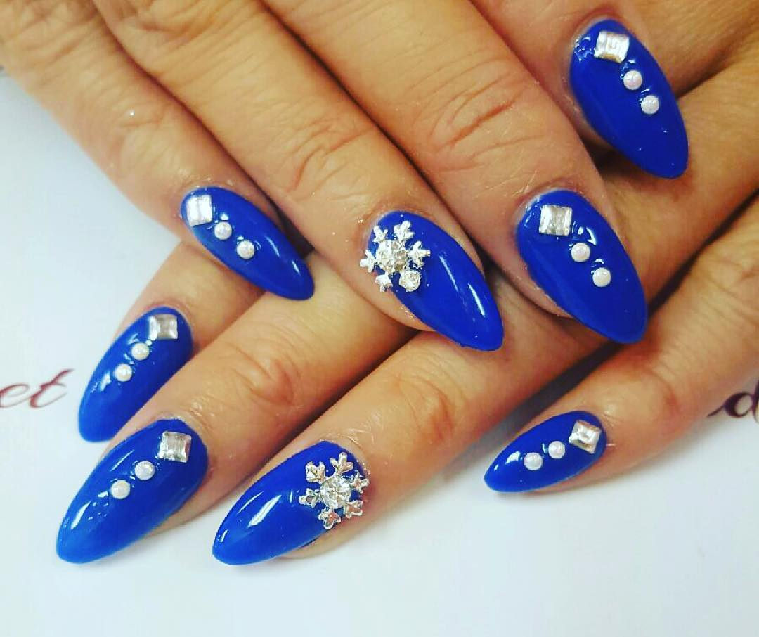 blue red carpet snow flake nails