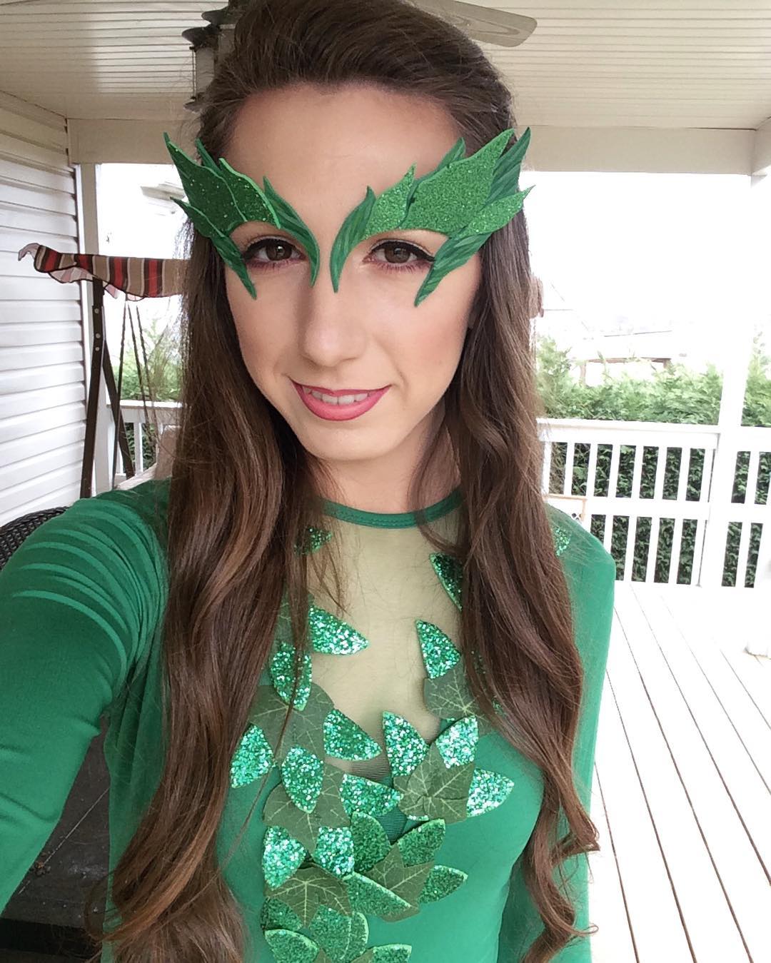green poison ivy makeup