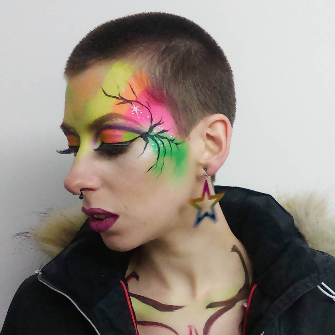 glow rave makeup with short hair 1