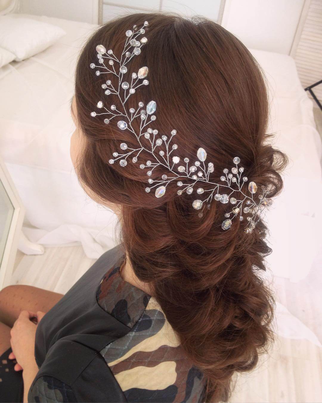 beautiful curly wedding hairstyle