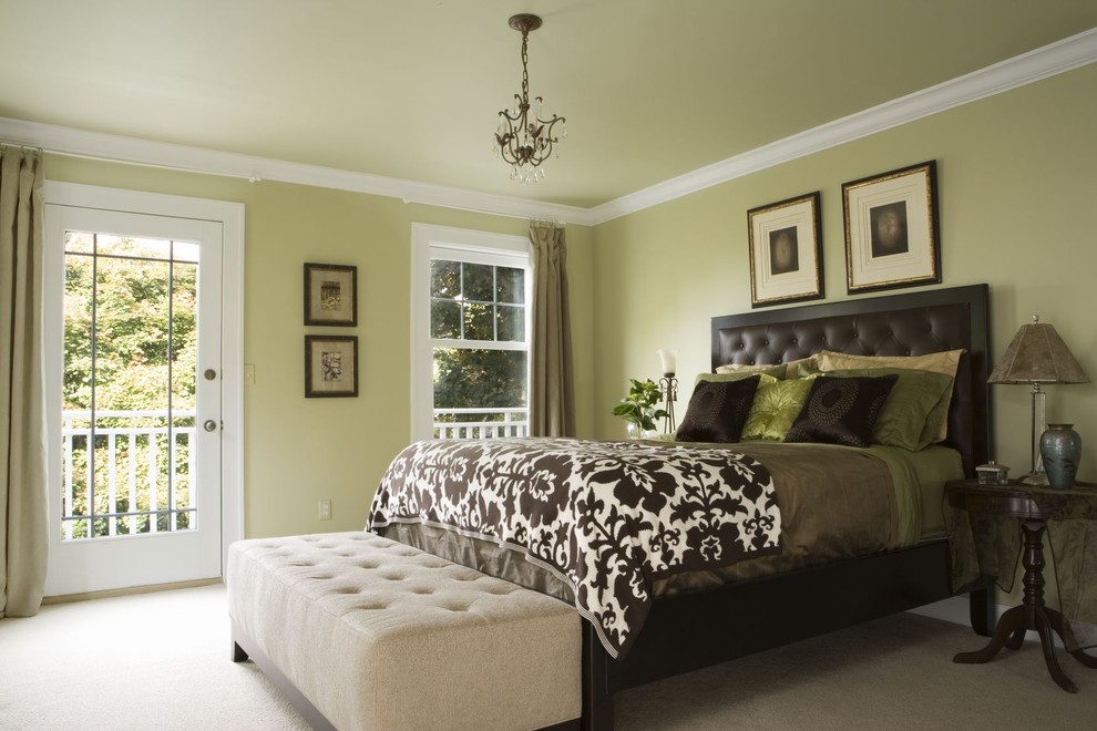 green color wall design for beautiful bedroom