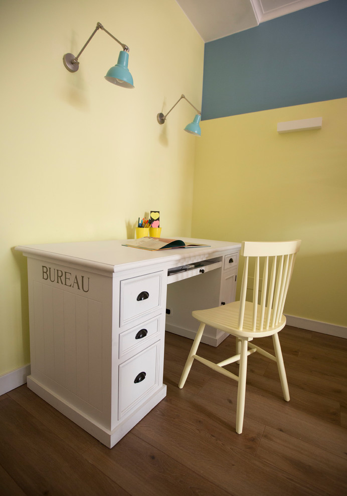 clean shabby chic style home office
