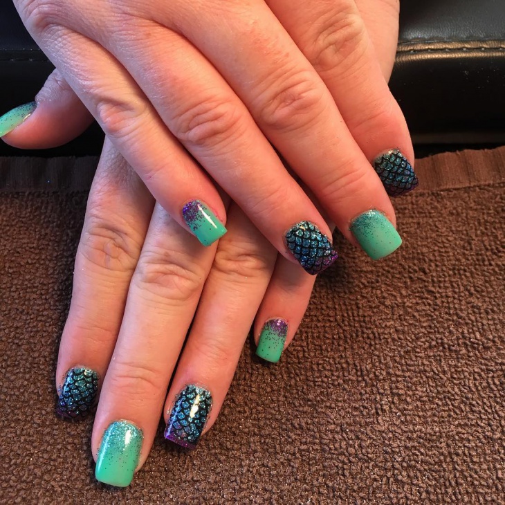 beautiful glitter mermaid nail design