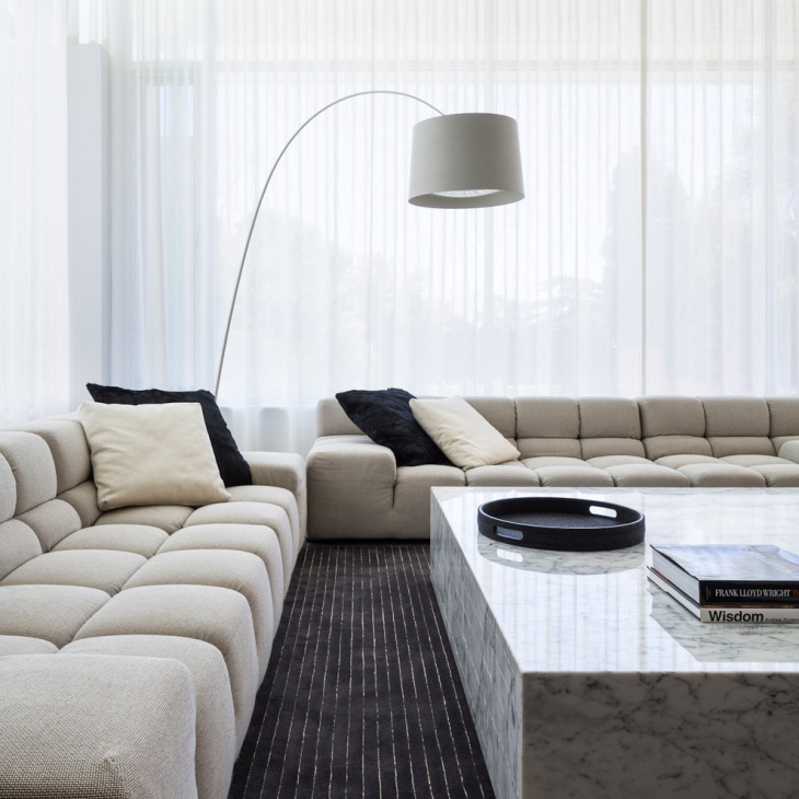 contemporary living room with classic lamp design