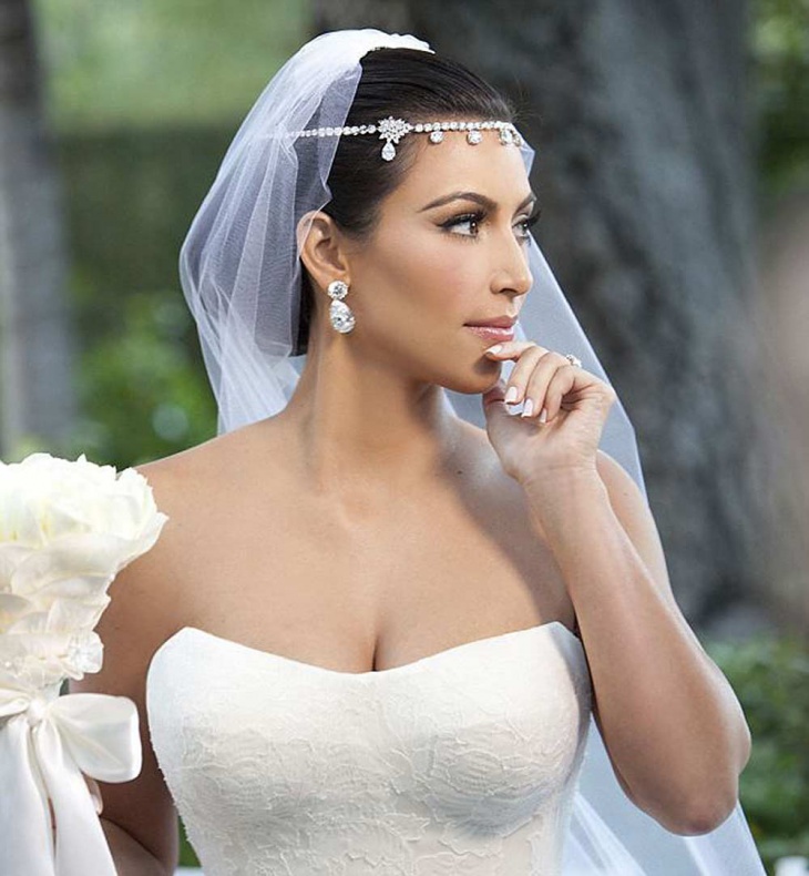 kim kardashian vinatge wedding look1