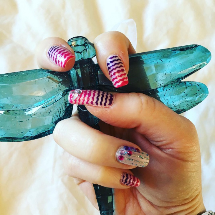 trendy glitter nail design idea