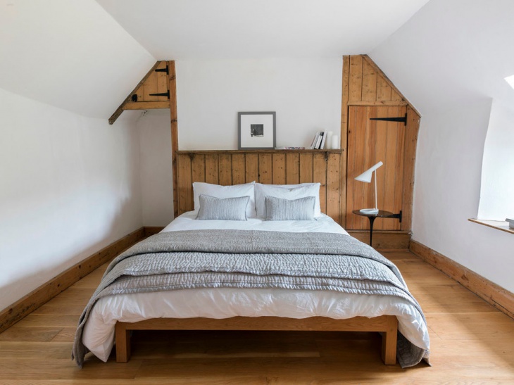 simple bedroom with wood floor1