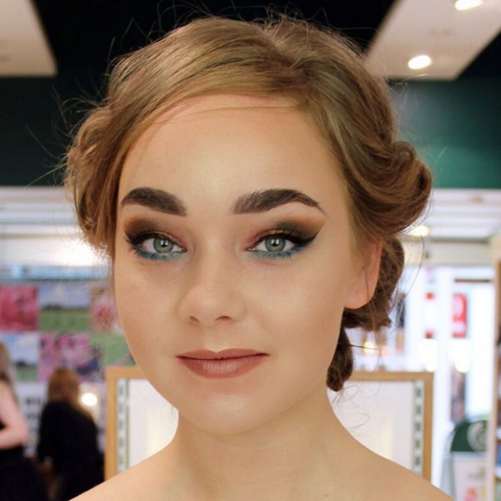 green eyeliner makeup design