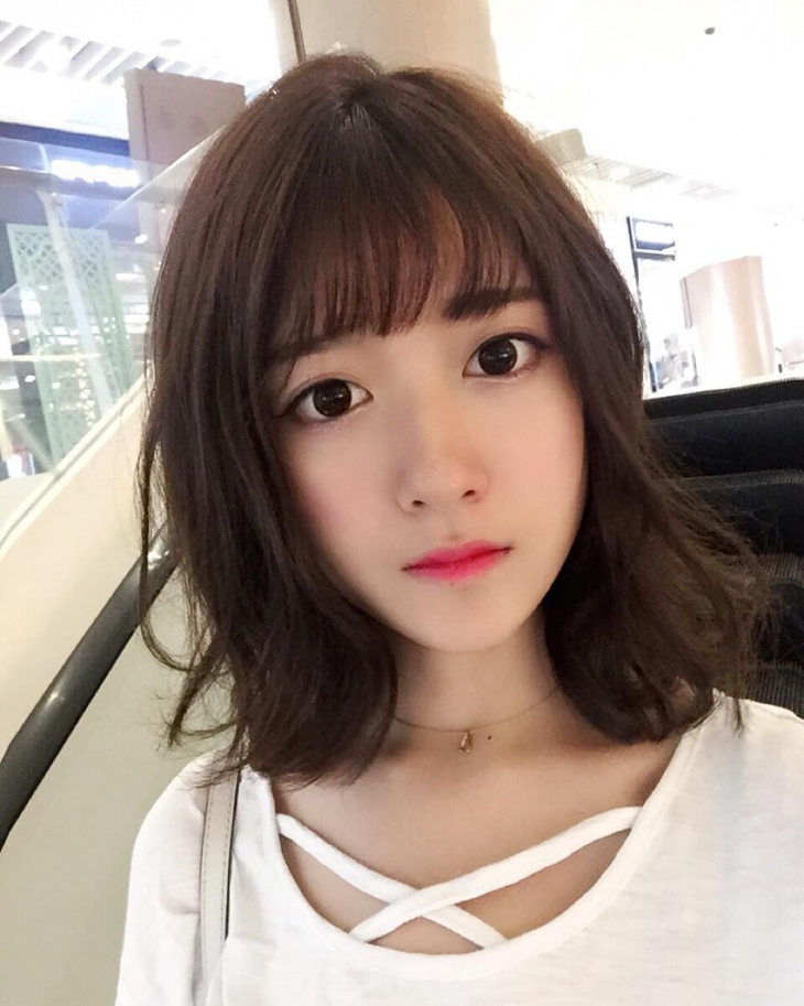lovely hairstyle with bangs