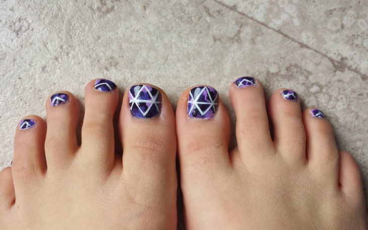 triangle foot nail design