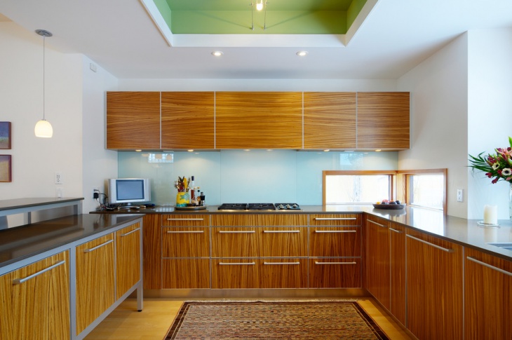 light brown kitchen cabinets