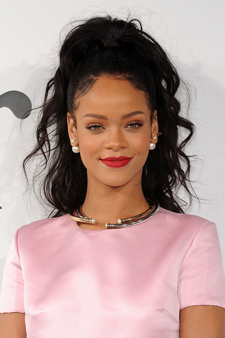 rihanna high curly ponytail hairstyle