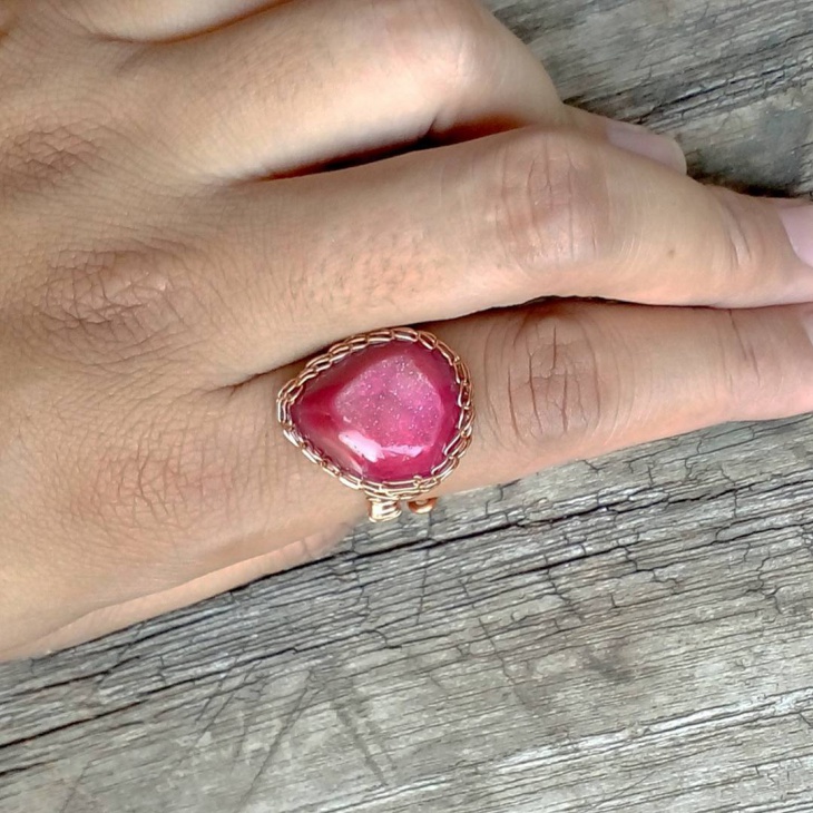 beautiful wire ring with pink stone