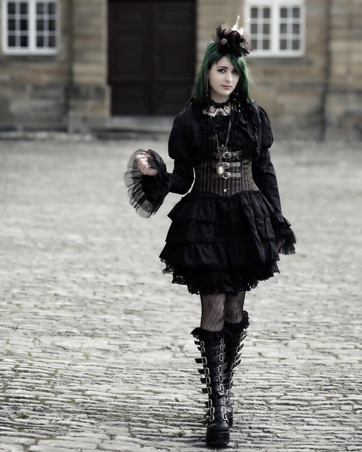 goth boots outfit