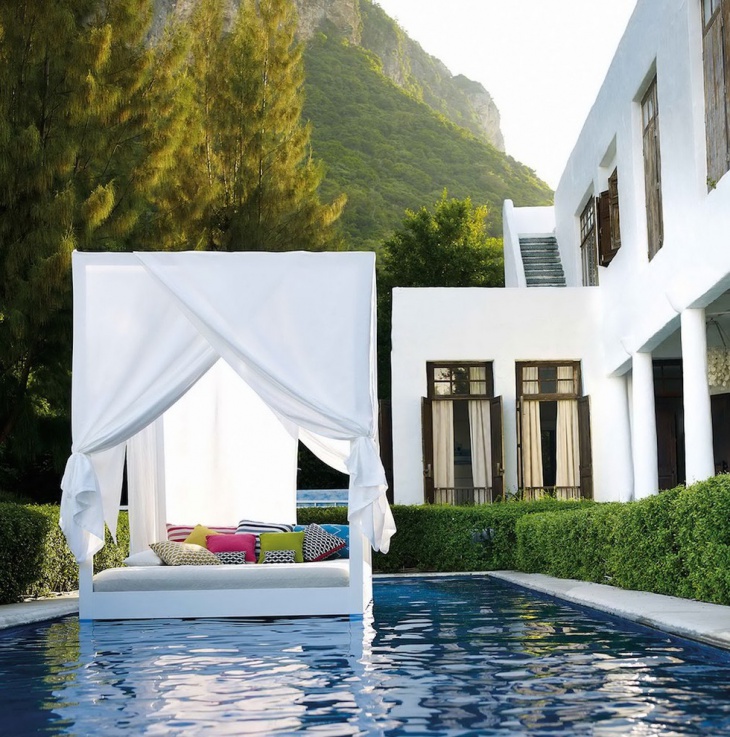 poolside canopy bed idea