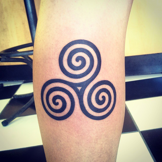 celtic swirl tattoo