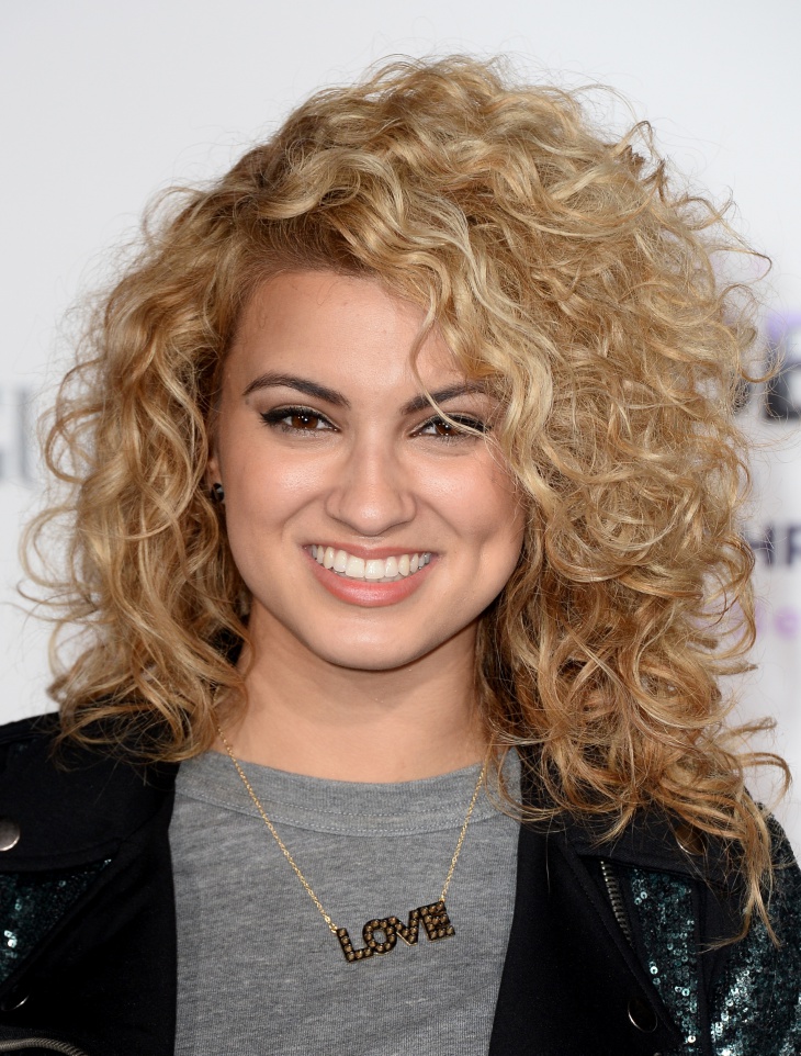 tori kelly two toned curly perm haircut
