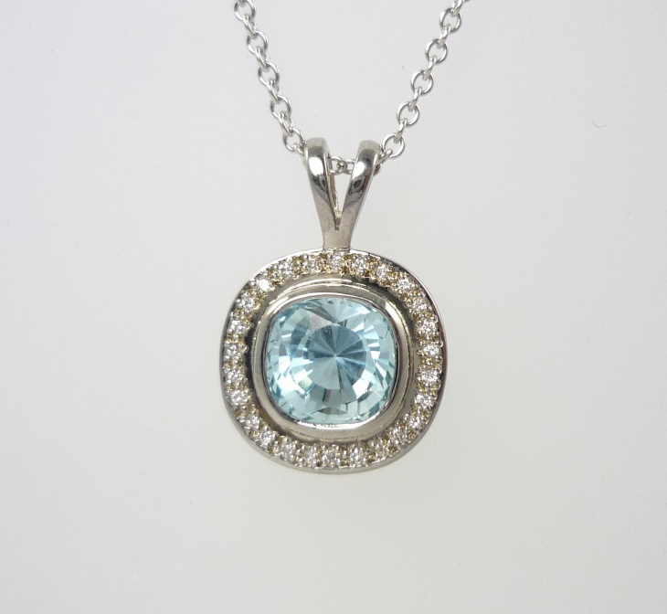 aquamarine and diamond pendant