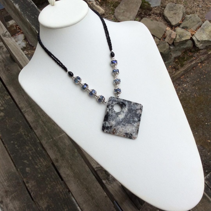 natural stone pendant necklace