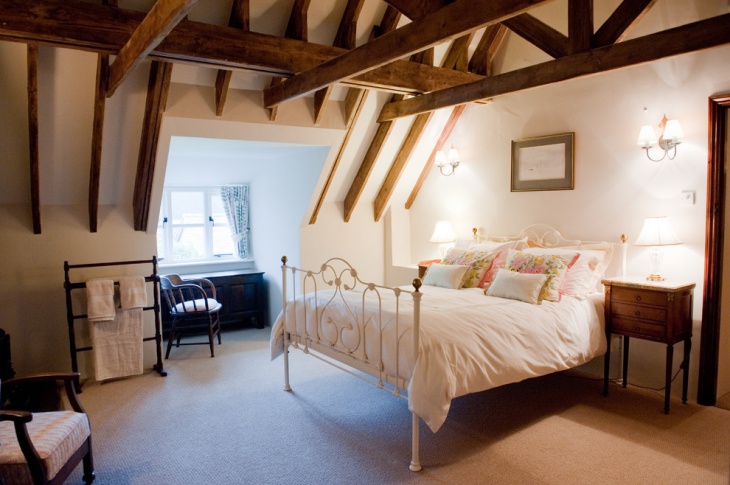 feminine cottage bedroom design