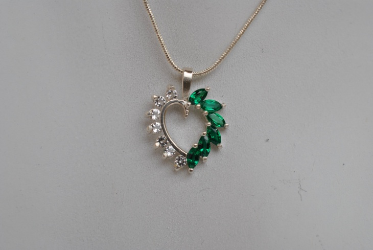 emerald heart pendant