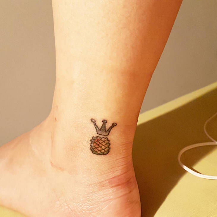 ankle pineapple tattoo design